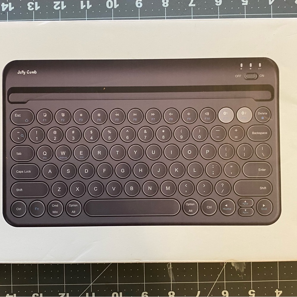 ✨Brand New✨ Jelly Comb B046 Bluetooth Keyboard